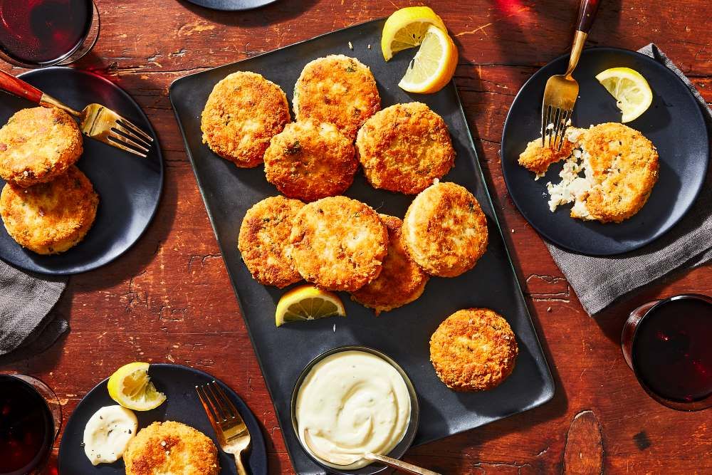 Crispy Fish Cakes with Lemon Aioli