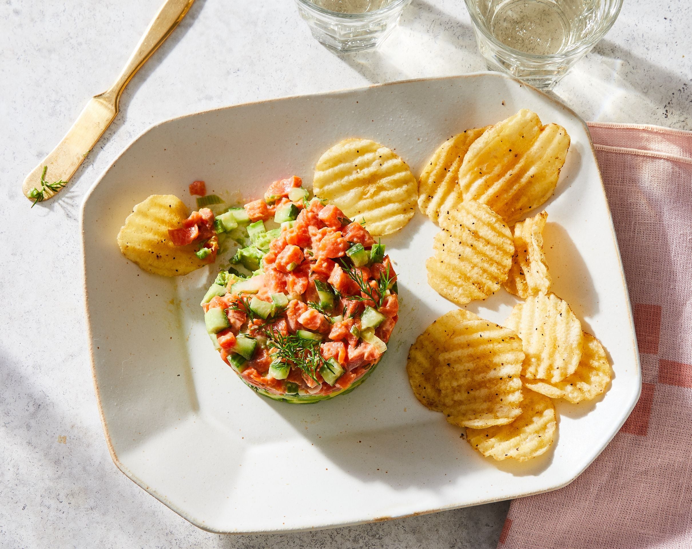 0011143_salmon_tartare_3x2_032.jpg