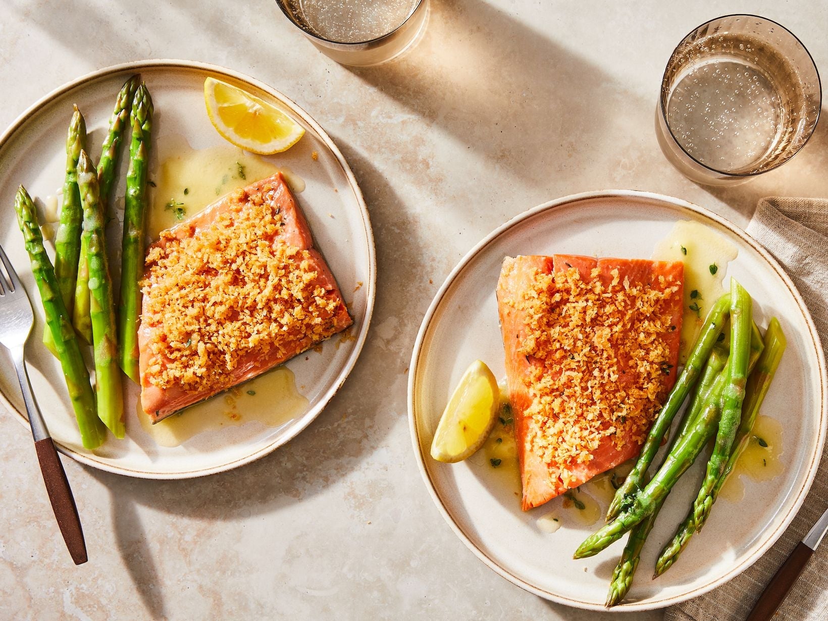 0011150_sous_vide_salmon_wit_er_and_crispy_crumbs_3x2_168.jpg