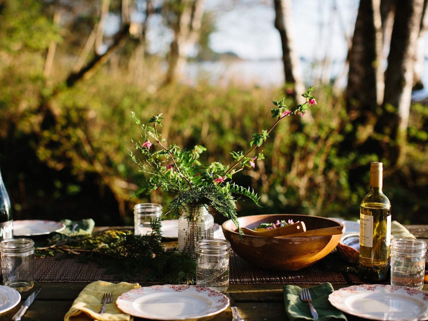 a_lovely_picnic_table_set_for_dinner_2.jpg